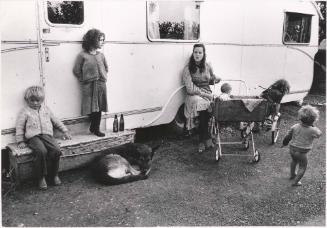 Gypsy family, Ireland